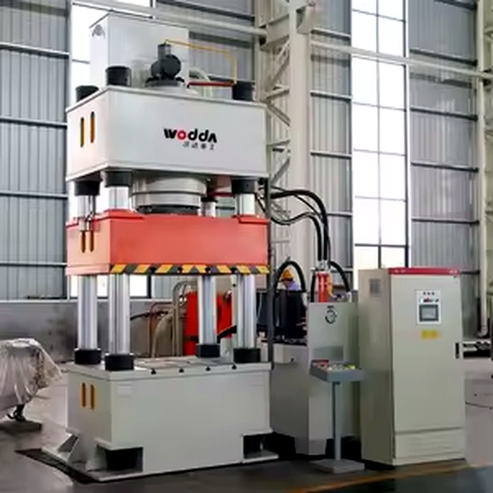 Four-column hydraulic press